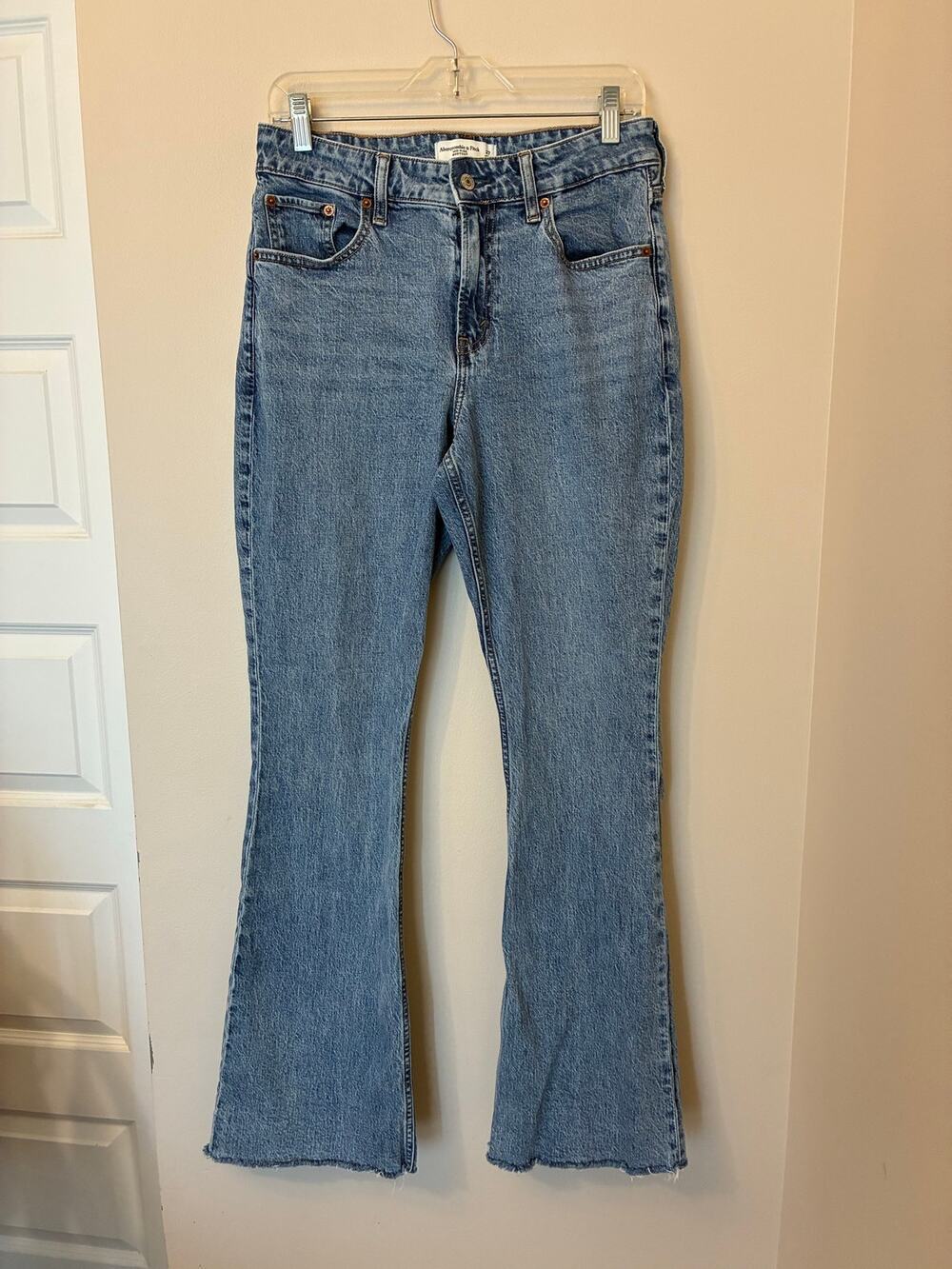 Abercrombie & Fitch Curve Love Mid Rise Bootcut Jeans Raw Hem Size 27